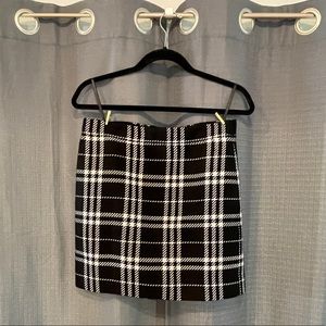 Womens size 4, jcrew short pencil skirt.